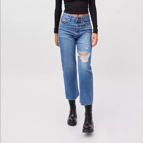 Vintage Levi’s Butt Rip / Ass Rip Ribcage Straight Ankle Jeans - Picture 8 of 10